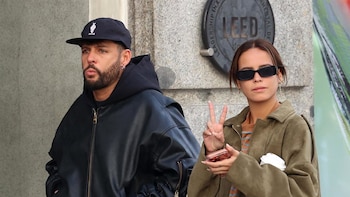 Gloria Camila y Álvaro García reaccionan a carcajadas a la dura entrevista de Manuel Cortés