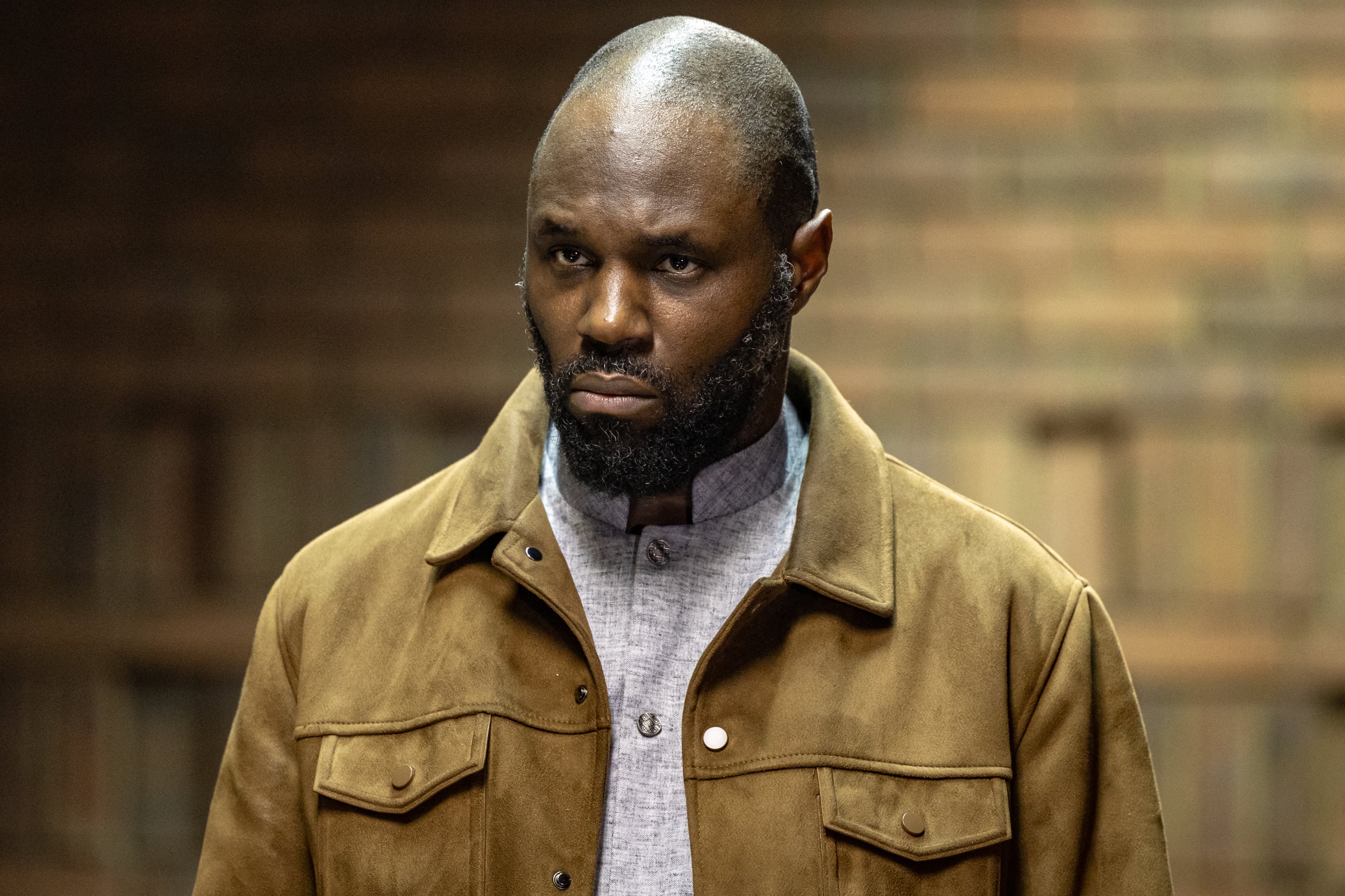 Kemi Seba nació en Francia, fue despojado de su ciudadanía y es buscado por la justicia de Benín por incitar a la rebelión (AFP)