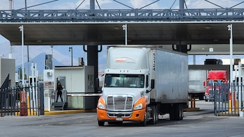 Suprema Corte busca dejar fuera al SAT en la persecusión del contrabando nacional en aduanas