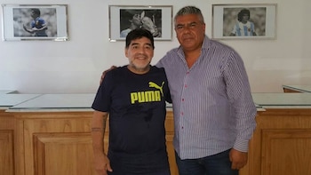 Maradona y "Chiqui" Tapia, presidente de la AFA