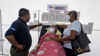 El pequeño hospital salvadoreño que brinda atención a venezolanos afectados por terremotos