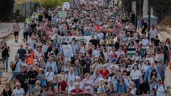 Dos manifestaciones salen de Paiporta