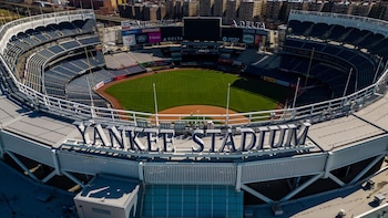 Los españoles impulsan la demanda