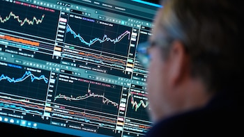 Jornada financiera: las fuertes compras de dólares del BCRA impulsaron a los bonos y cayó el riesgo país