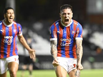 Juan Iturbe (derecha) es el