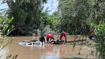 Río Atoyac en Santa Clara Ocoyucan, Puebla rescate de cuerpos inundaciones lluvias