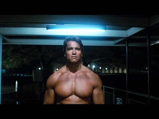 Arnold confesó que su momento de desnudez en Terminator fue parte de su salto definitivo al cine (Escena de Terminator)