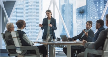 "Acceder a un directorio tiene de base un profesional con un desarrollo ejecutivo exitoso. Esa carrera te abre la puerta, pero no te prepara para el rol, porque es totalmente diferente", precisa María (Foto: Shutterstock)