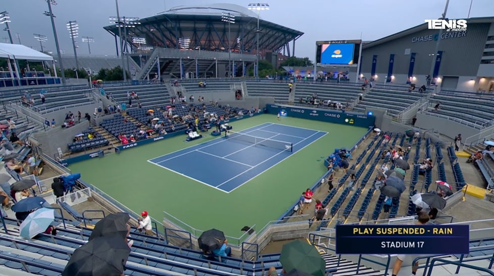 La lluvia se hace presente en Queens. El duelo entre Ignacio Buse y Marcos Giron podría no disputarse hoy. Crédito: Tennis TV/Tenis al Máximo.