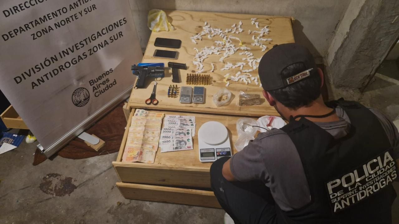 Durante los allanamientos de la Policía de la Ciudad se secuestraron armas y drogas