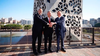 Los tres gobernadores tienen una