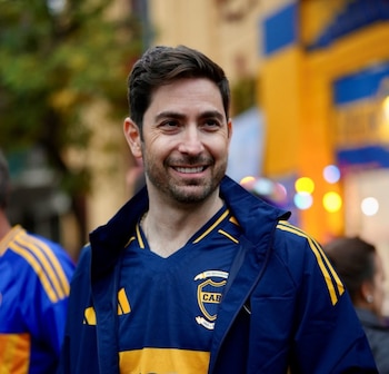 Carlos Abriata desarrolló su carrera empresarial en el sector de tecnología de ticketing para organizaciones deportivas internacionales como FIFA y UEFA