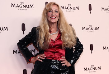 Jerry Hall comparte recuerdos sobre su relación con Mick Jagger y la vida entre celebridades de los años 70 y 80 en el podcast Fashion Neurosis (REUTERS/Sarah Meyssonnier)