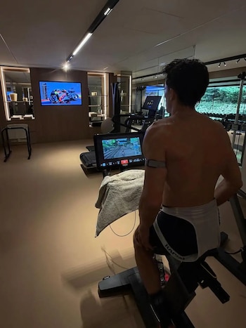 Marc Márquez en su casa en La Finca, Madrid (INSTAGRAM).