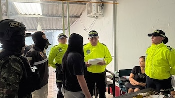 Con ayuda del FBI, así fue la captura de la esposa y la hija de alias Fito en Colombia: habrían dejado abandonado al hijo menor en su huida