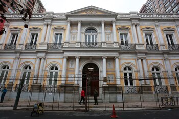 Fotografía de la fachada del