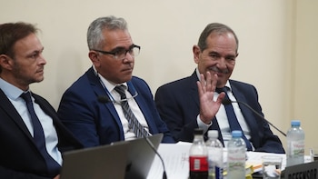 El exgobernador Alperovich junto al