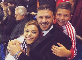 Evangelina Anderson, Martin y Bastian Demichelis en la tribuna de River en el Bernabéu (Foto: Instagram)