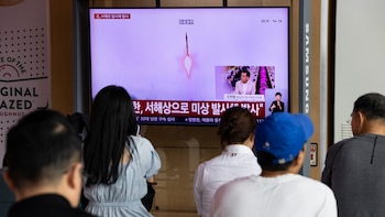 Corea del Norte probó un misil balístico y otras armas tras el respaldo de Xi y Putin a Kim Jong-un