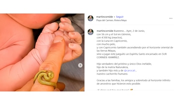 Martín compartió una imagen de su dedo junto a la mano de su hijo recién nacido con un sentido mensaje - crédito @martincornide/ Instagram