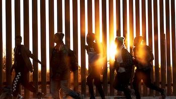 Sentencian a mexicana que colaboró con el Cártel del Noreste para ingresar a casi 2 mil migrantes a EEUU: así operaba