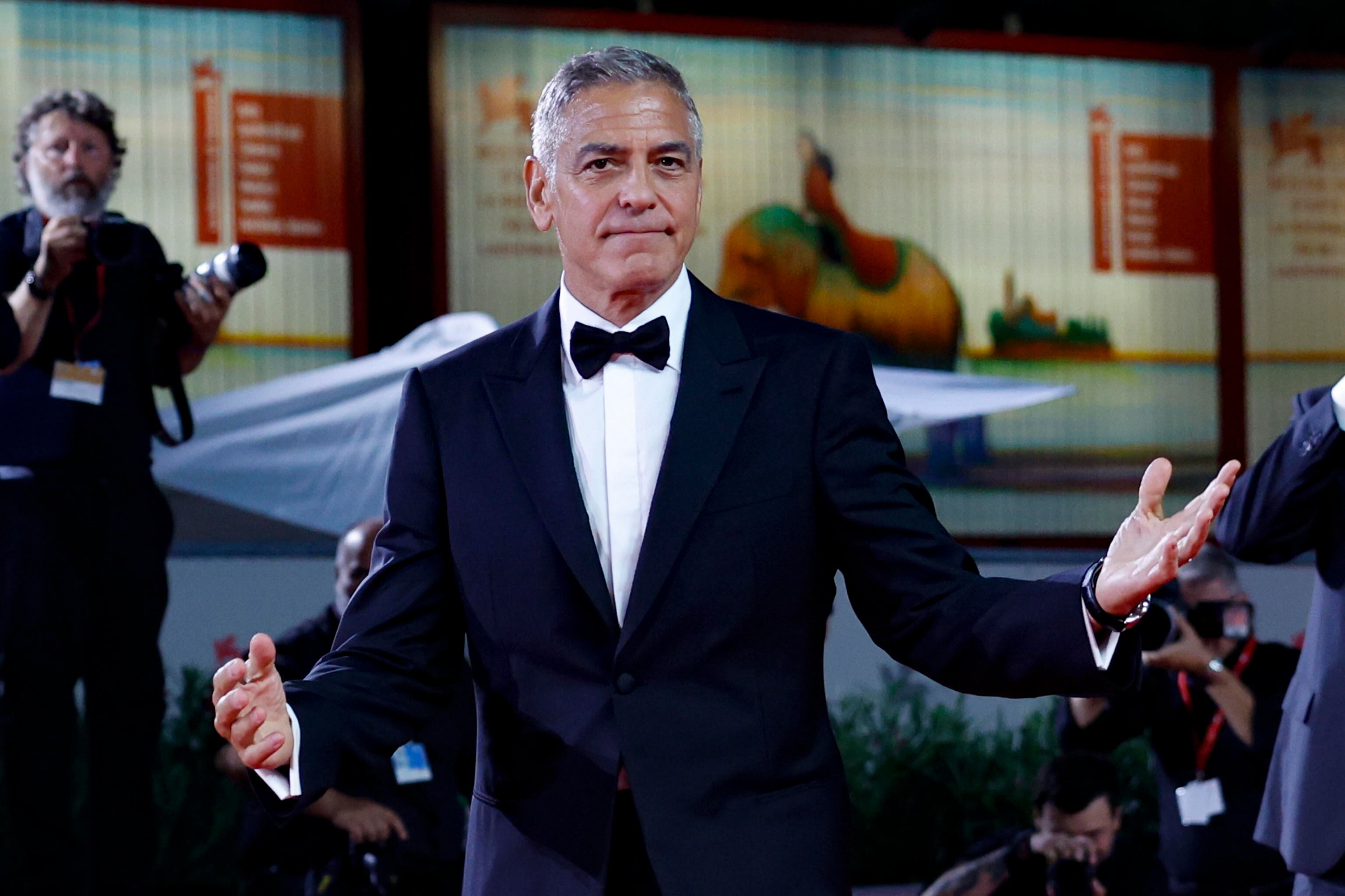 George Clooney aseguró que no le importan los comentarios de Donald Trump sobre su trabajo. (EFE/FABIO FRUSTACI)