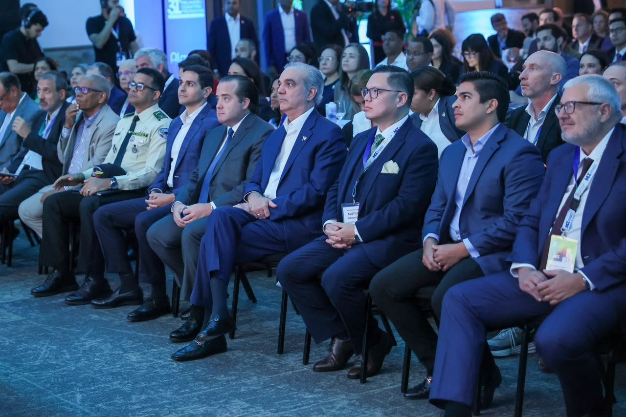 Con la presencia de delegaciones internacionales, el país expuso su estrategia para modernizar el transporte, sentando un precedente para otras naciones de la región interesadas en implementar sistemas similares. Foto cortesía.