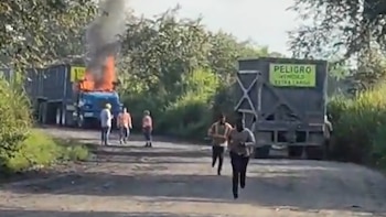 Incendian vehículos de carga de un ingenio azucarero en vías del Cauca