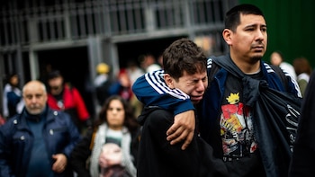 El mensaje político de una multitud unida en el histórico velatorio al Indio Solari y los síntomas de una Argentina rota