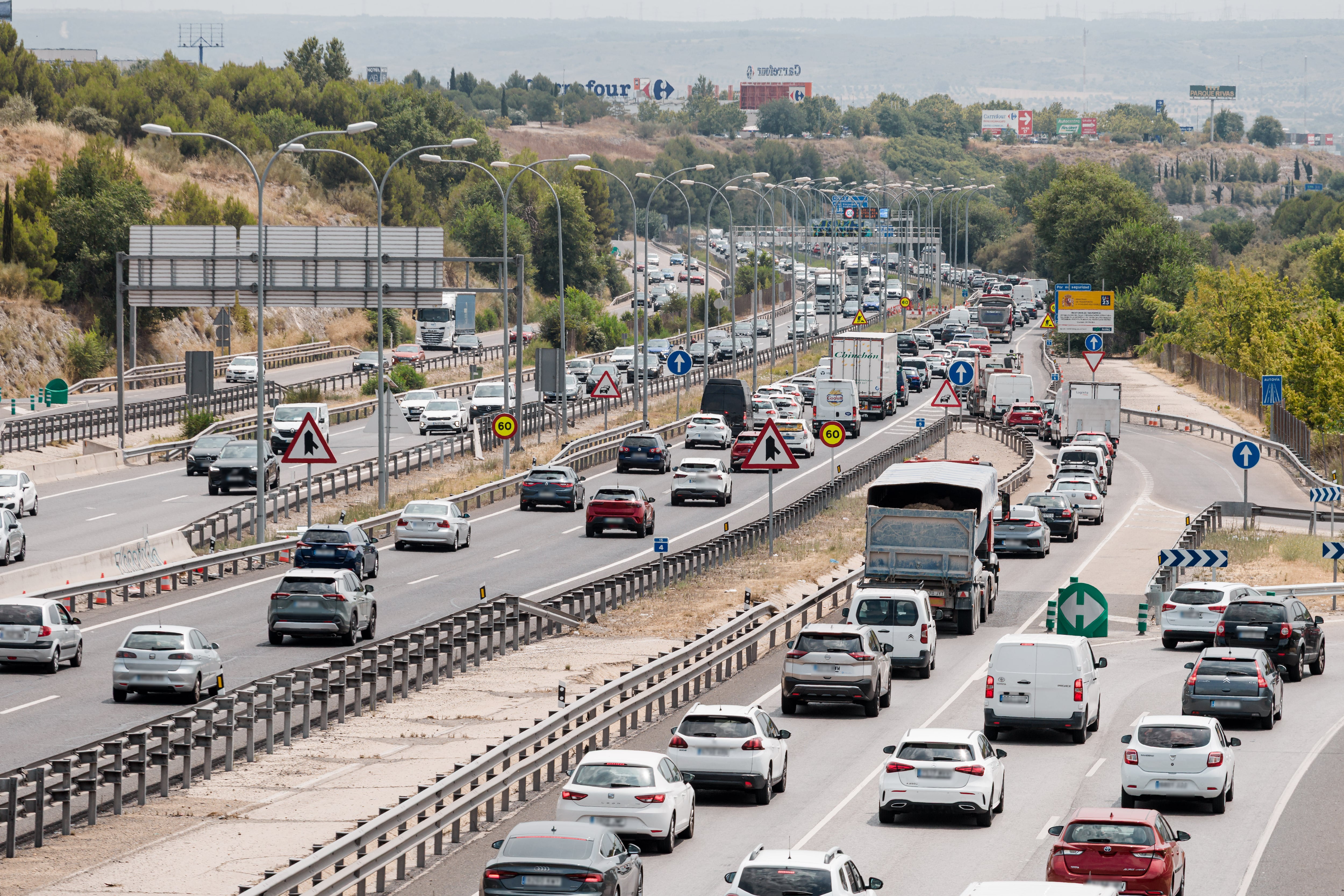 (Foto de ARCHIVO)Varios vehículos en la A3, en Madrid (España). (Carlos Luján/Europa Press)