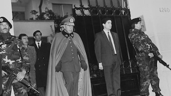 El atentado contra Augusto Pinochet en 1986: una curva en Las Achupallas, su nieto en el blindado y cinco escoltas muertos