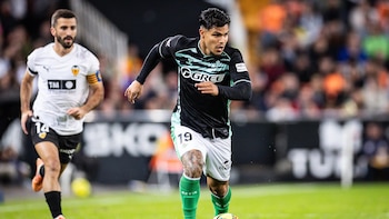 (Previa) El Betis busca seguir en la senda de la victoria ante un Valencia que genera dudas