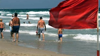 Autoridades hacen un llamado a cartageneros y visitantes para que no se bañen en las playas restringidas