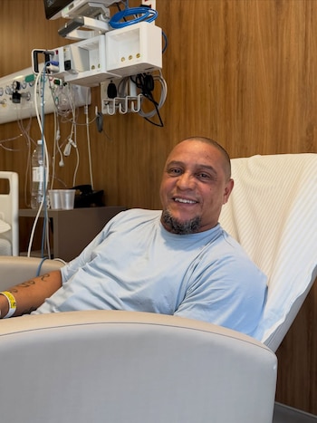 Roberto Carlos se encuentra internado