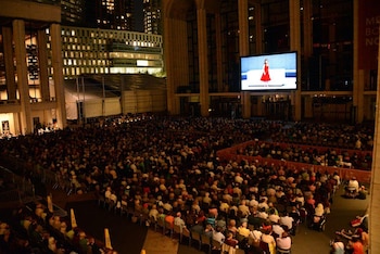 El Summer HD Festival mantiene el formato de acceso gratuito que convirtió a las proyecciones de ópera en una tradición de finales del verano en Nueva York. Los asientos se ocupan por orden de llegada.