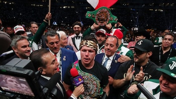 El boxeador de ascendencia mexicana que reta el legado de Canelo Álvarez en las carteleras