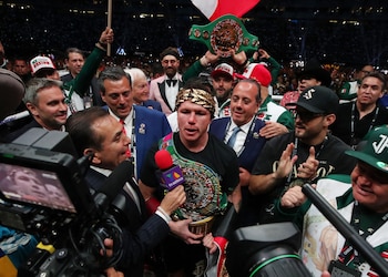 El boxeador de ascendencia mexicana que reta el legado de Canelo Álvarez en las carteleras (Reuters/Henry Romero)