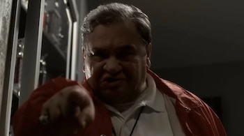 El entrenador Molinaro en 'Los Soprano', interpretado por Charley Scalies. (HBO)