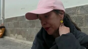 Entre lágrimas una joven turista chilena lamentó el no lograr conseguir boletos para ingresar a Machu Picchu. (Foto: Video captura: Latina Noticias)