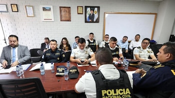 Cuestionan compras de la Policía Nacional Civil para 2025 y 2026 en el Congreso de Guatemala