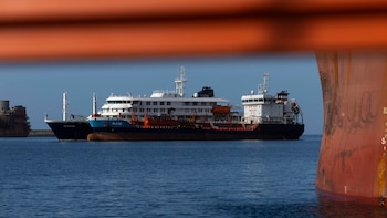 Un avión se llevará a los últimos 22 pasajeros del crucero afectado por el brote de hantavirus esta tarde