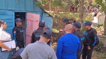 Los detalles preliminares que emergen del dictamen forense y de los testimonios de quienes presenciaron los instantes posteriores revelan una secuencia de ensañamiento y horror que parece extraída de una pesadilla (Cortesía Diario Libre).