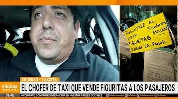 El taxista porteño Esteban combina su trabajo tradicional con la venta de figuritas del Mundial para apoyar a su familia (Captura de video)