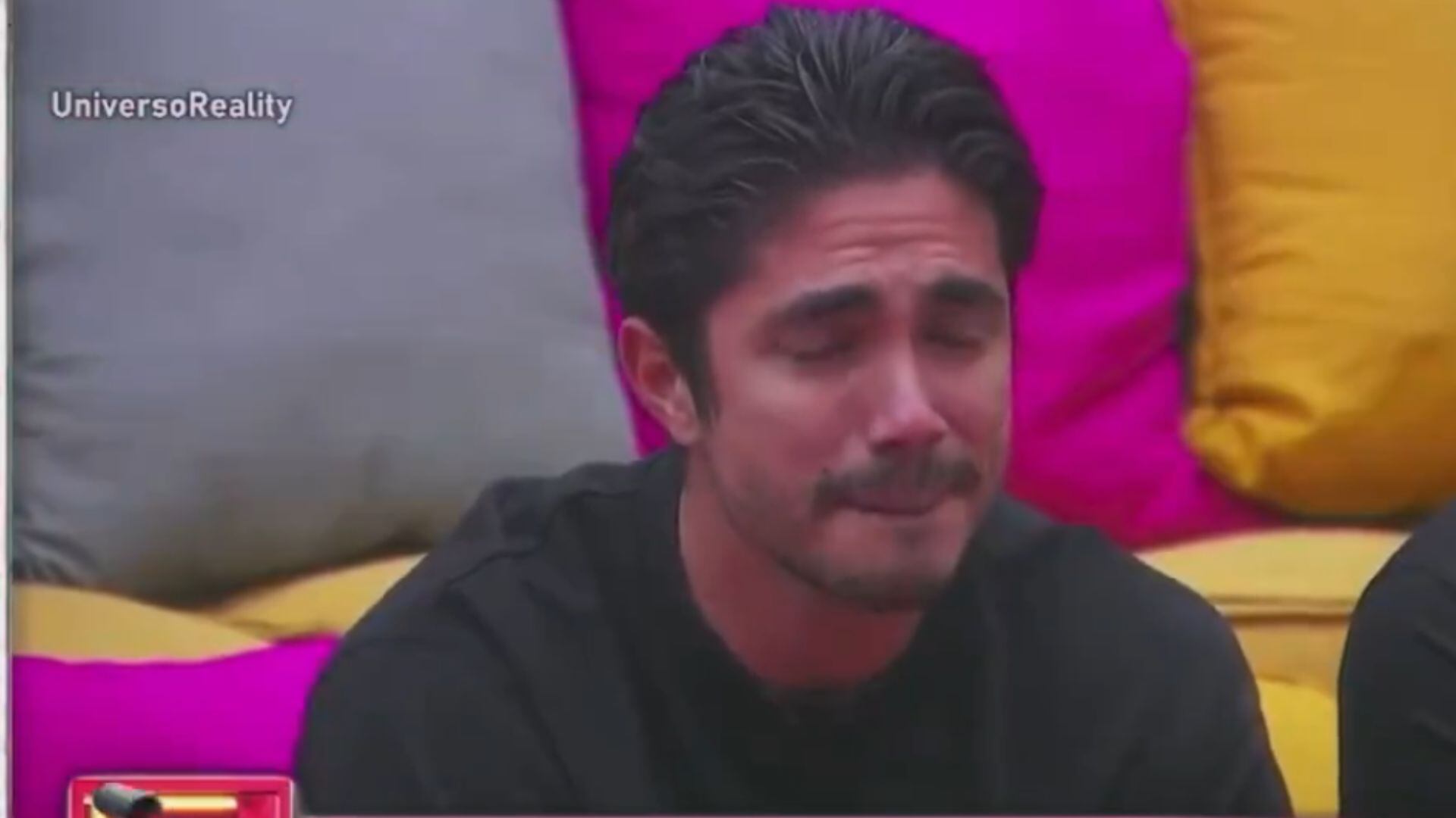 Sian Chiong llora la partida de Ricardo Peralta. (Captura de pantalla)