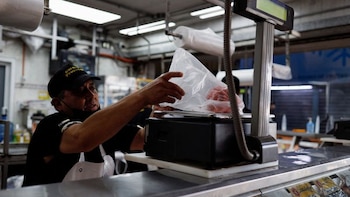 El consumo de carne vacuna cayó y los carniceros advierten un fuerte cambio de hábitos: “Los que compraban dos kilos ahora llevan uno”