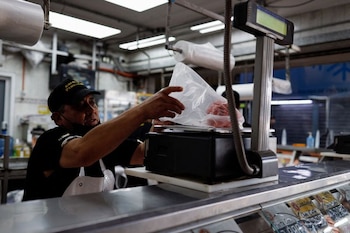 Los carniceros vinculan la baja del consumo de carne vacuna con los salarios, los impuestos y el aumento de los costos comerciales REUTERS/ Sofia Yanjari
