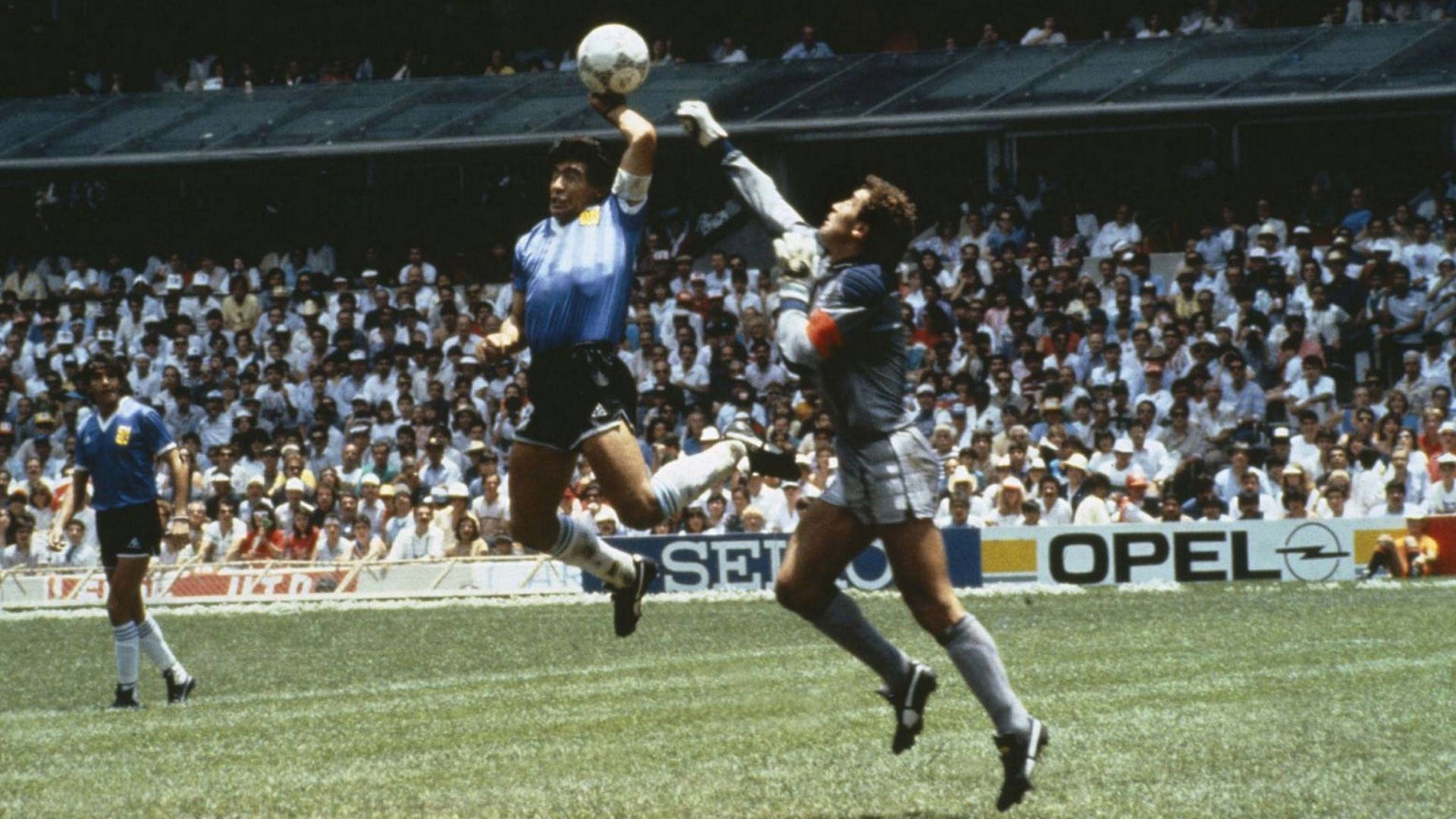 Los ingleses respetan a Lionel Messi y esperan que pueda definir el partido, aunque no le atribuyen el aura simbólica de Maradona