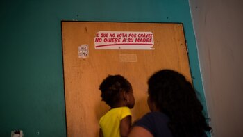 Una mujer que vende píldoras