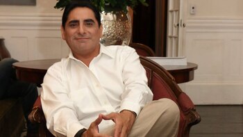 Carlos Álvarez y a lo