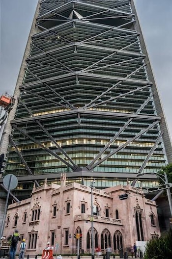 El edificio se encuentra abierto